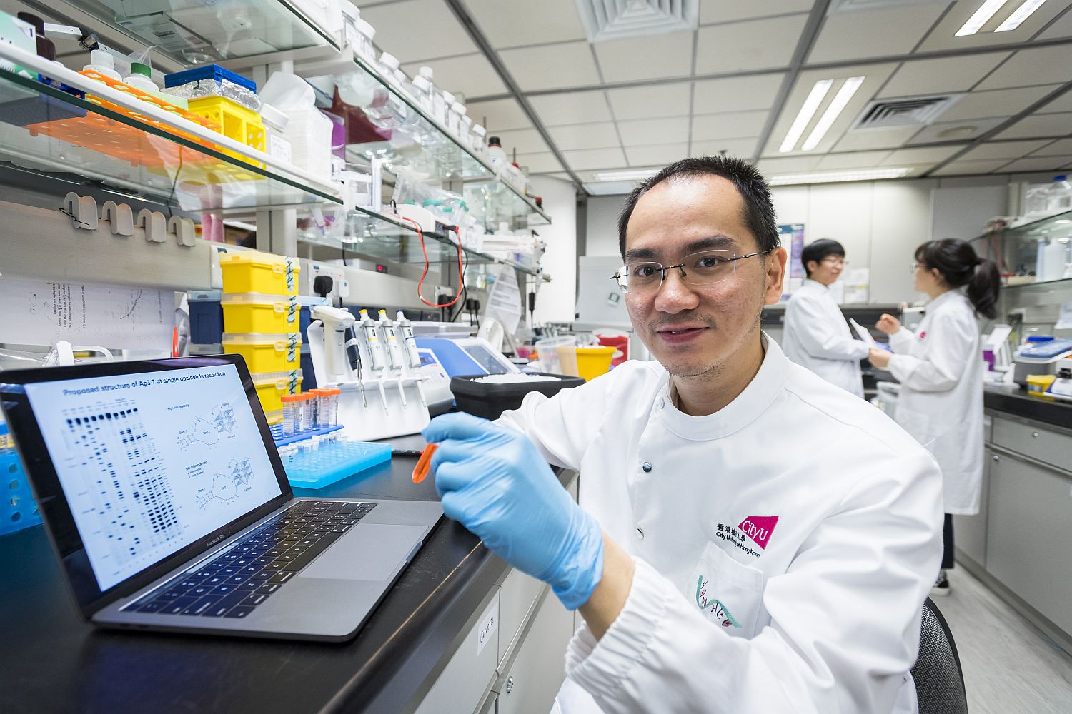 Dr Kwok plans to spend the Award grant mainly on exploring the interactions of long non-coding RNAs with other RNAs and proteins, as well as their functions in the process of cell division.