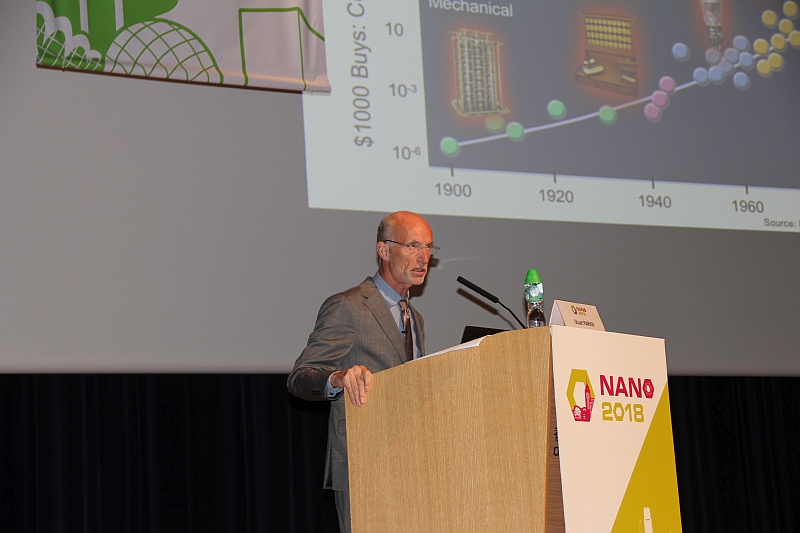 Professor Stuart Parkin, Managing Director of Max Planck Institute of Microstructure Physics, Germany, delivers a speech.