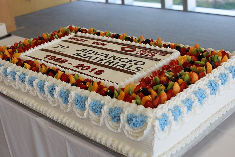 This year marks the 30th anniversary of Advanced Materials, and NANO 2018 co-organized AM30 Symposium Hong Kong with the journal, hosted by Professor Hua Zhang from NTU Singapore (Left) and Professor Lu Jian from CityU (Middle), with a cake-cutting ceremony.