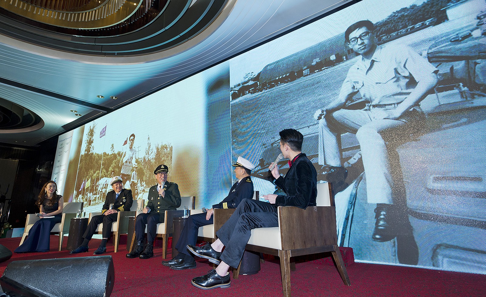 （左二起）楊建文博士、郭位教授及陳漢斌先生分享自己夢想成真的旅程。