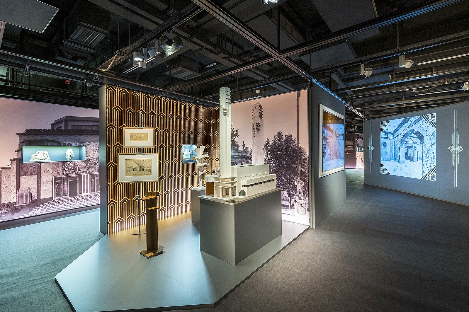 “Art Deco” exhibition at CityU showcases 1920s chic in China and French