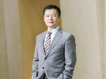Prof Joe Qin 