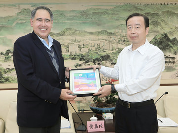 CityU Council Chairman leads senior management to visit Dongguan
