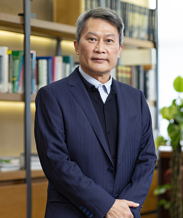 Dr Andrew Fan