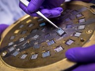 highly efficient and stable perovskite solar cells Primary tabs