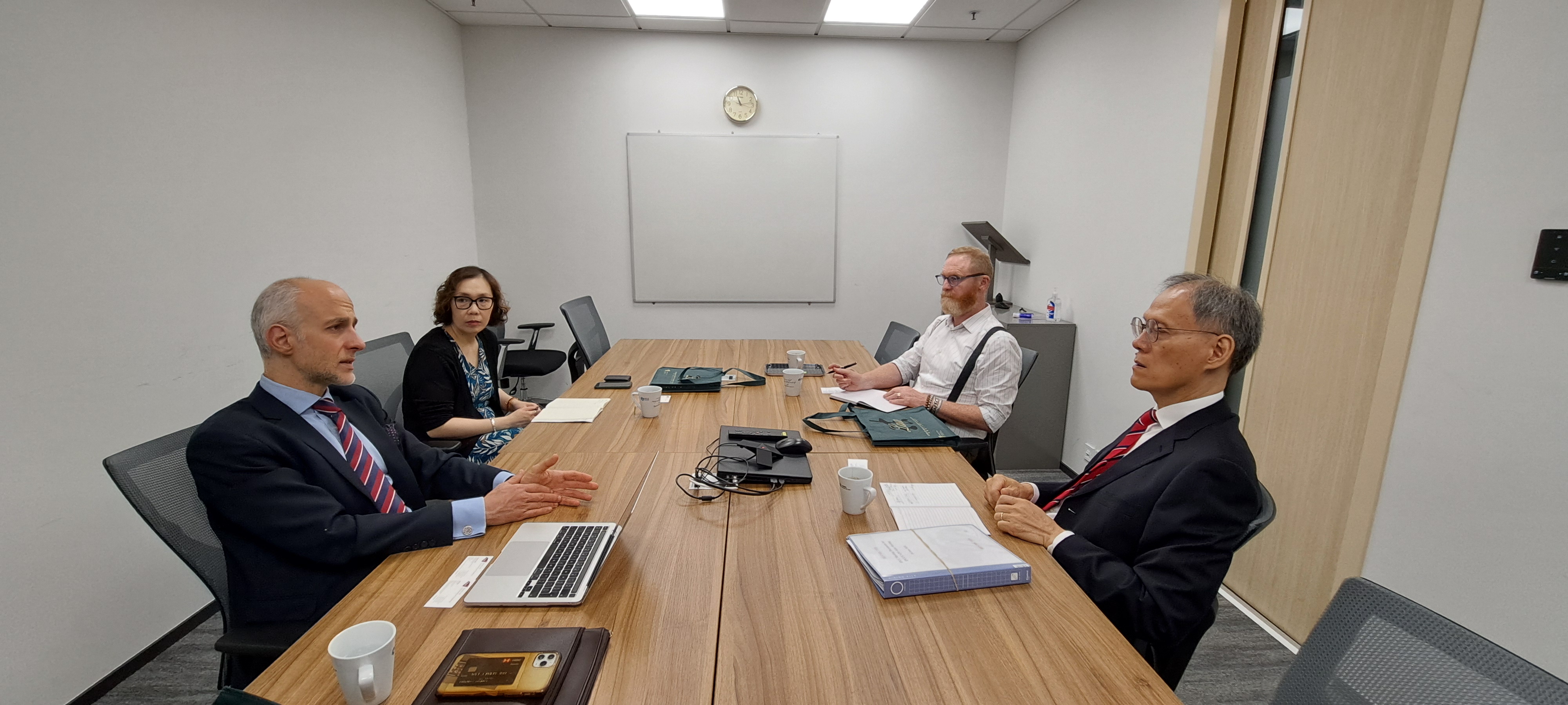 Delegation from Queen Mary University of London visited CityUHK School of Law