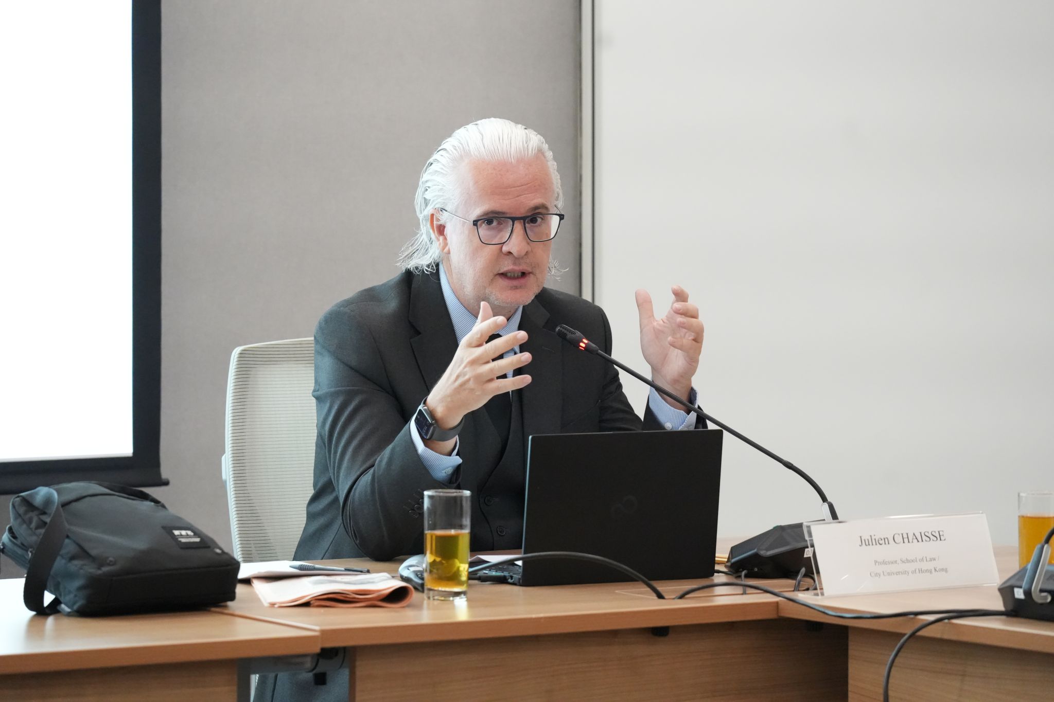 Internal Research Workshop at CEPU Featured CityUHK School of Law Public Policy Research Project on “E-awards”