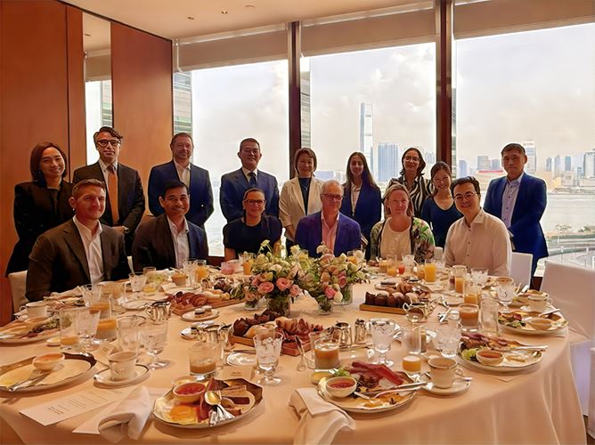Kirsty Roth Roundtable Group Picture 2_update